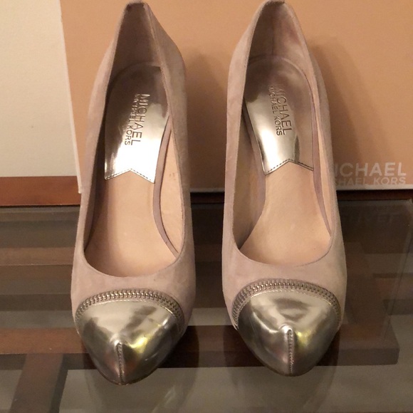 Michael Kors Cynthia Platform Pearl Grey Heels - Picture 3 of 8